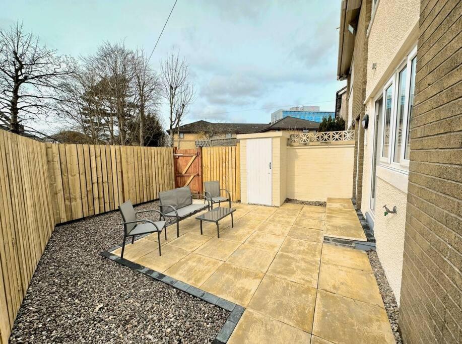 Quirky, Family Home In Glasgow Cardonald Bagian luar foto