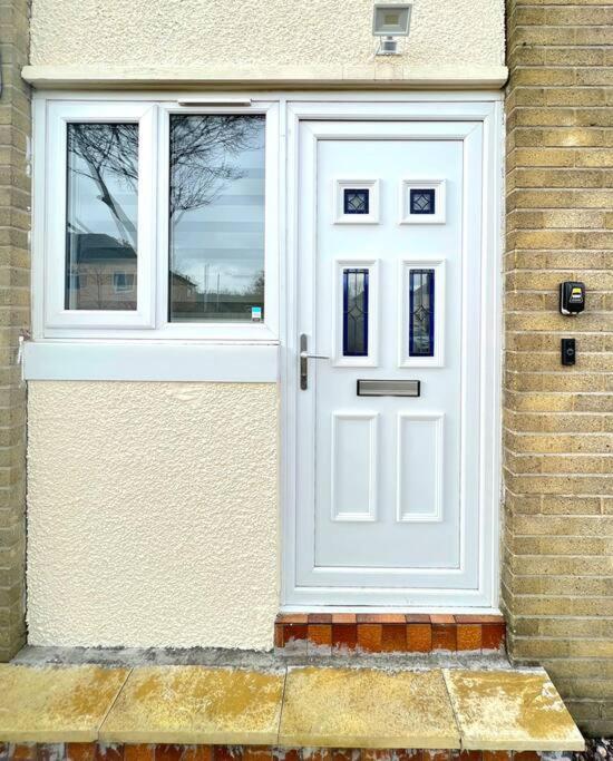 Quirky, Family Home In Glasgow Cardonald Bagian luar foto