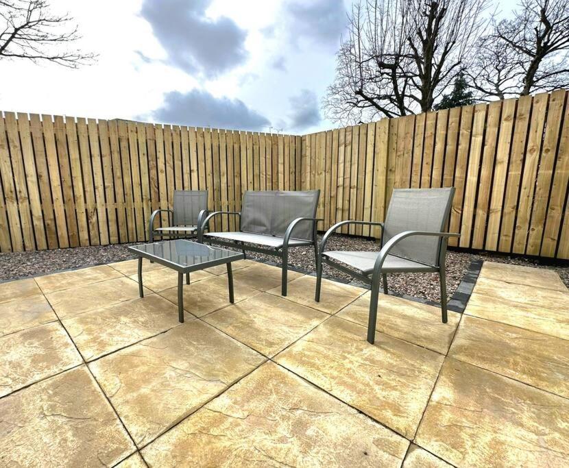 Quirky, Family Home In Glasgow Cardonald Bagian luar foto