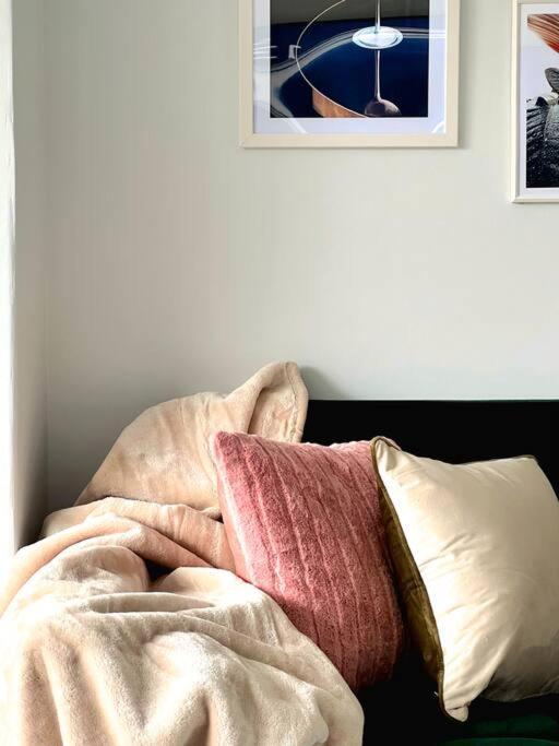 Quirky, Family Home In Glasgow Cardonald Bagian luar foto