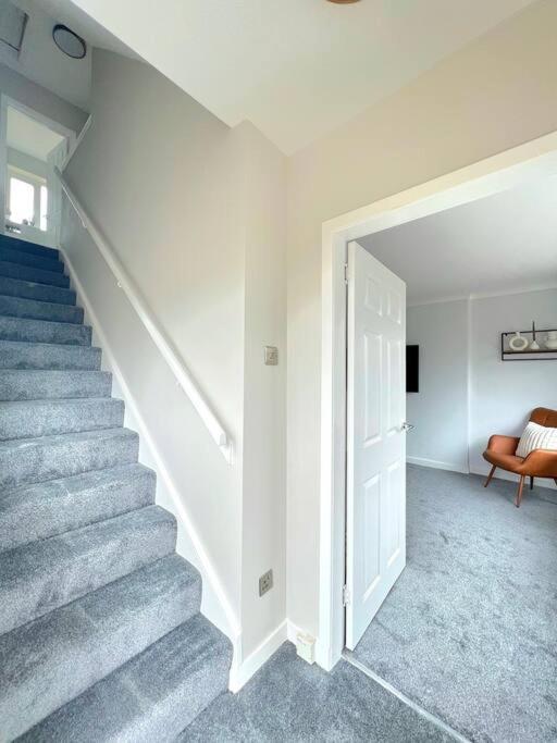 Quirky, Family Home In Glasgow Cardonald Bagian luar foto